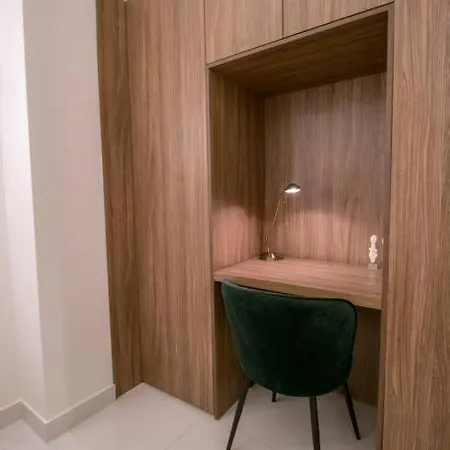 F Films Luxury Apartment *